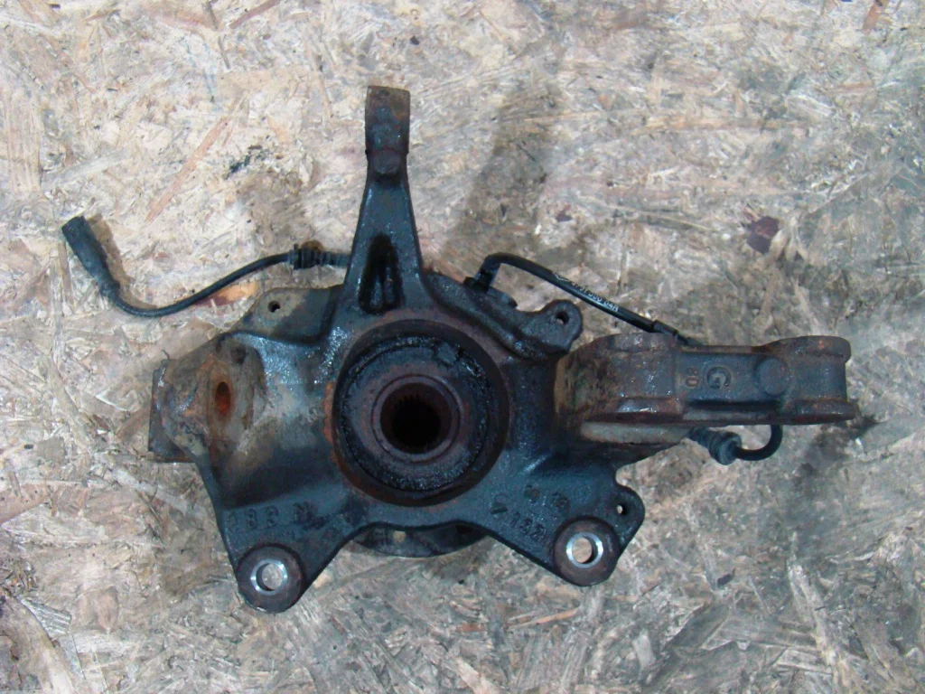 Renault Megane 3 Кулак поворотный передний левый - миниатюра 7