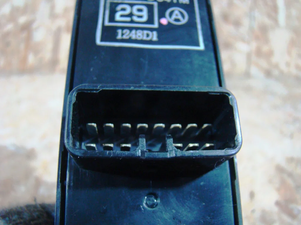 Citroen C-Crosser Блок управления стеклоподъемниками - миниатюра 4