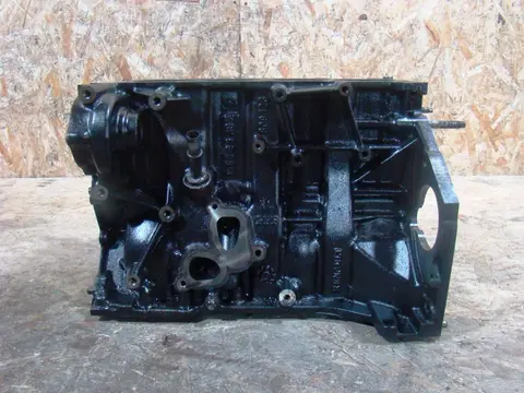 Блок цилиндров Nissan X-Trail T31 / Qashqai J10 / Qashqai+2, 2.0 dCi M9R, 1010200Q1K, б/у