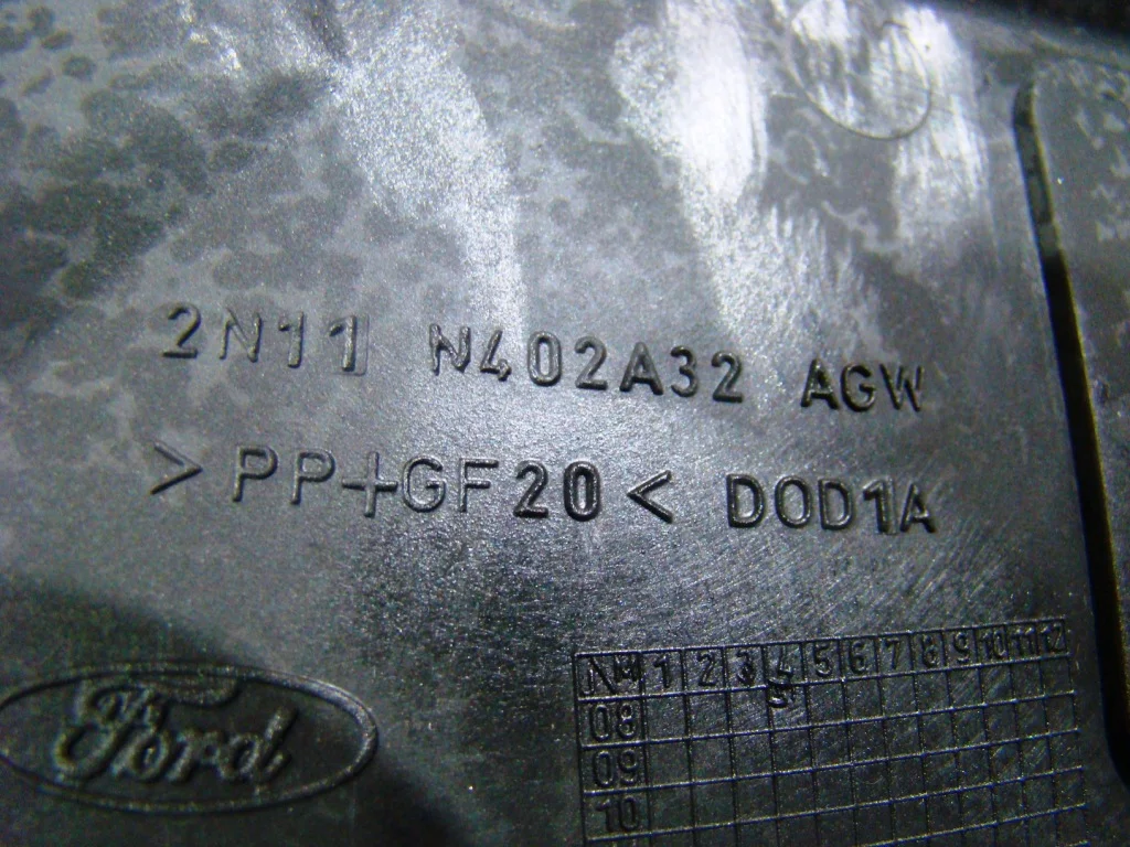 Ford Fusion Кронштейн двери багажника - миниатюра 4