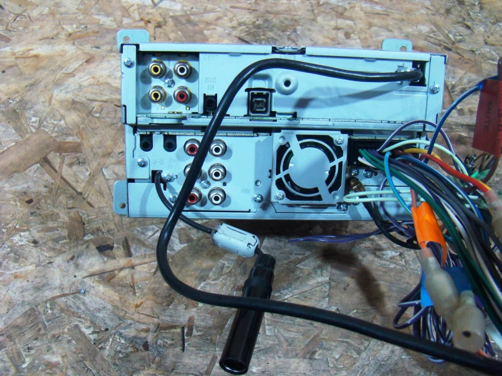 Ssang Yong Actyon Магнитола Kenwood - миниатюра 6