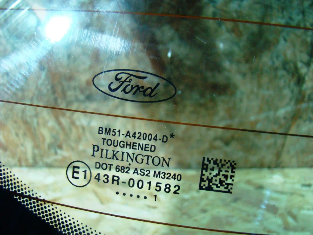 Ford Focus 3 Дверь багажника со стеклом - миниатюра 5