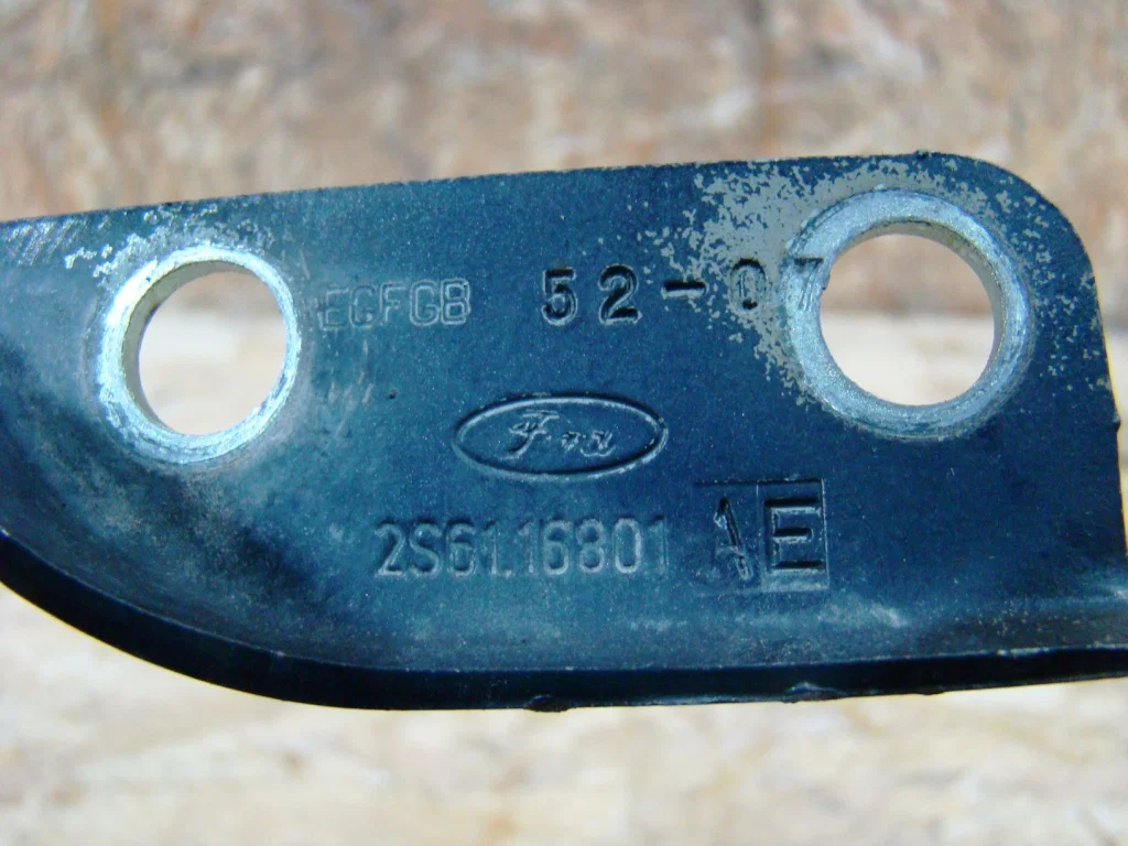 Ford Fiesta 5 Петля капота левая - миниатюра 4
