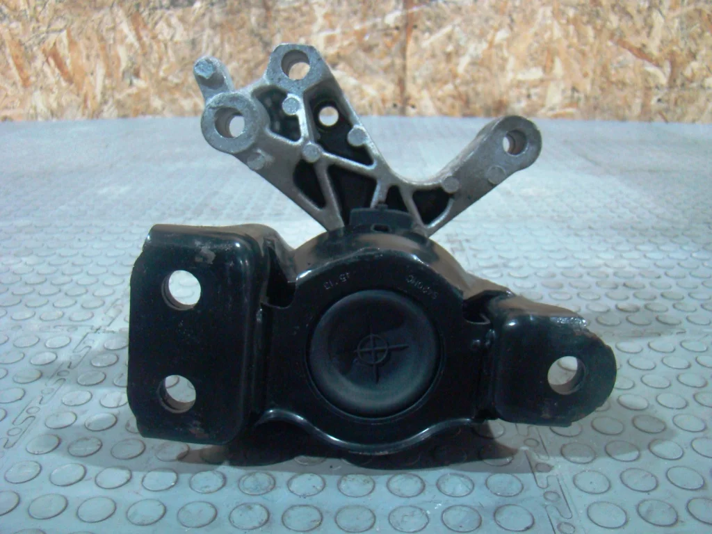 Nissan Qashqai J11 Опора двигателя правая 1.2T - миниатюра 4