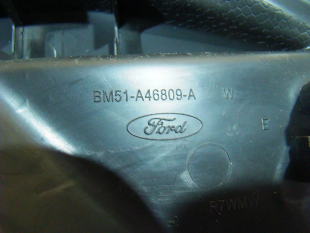 Ford Focus 3 Держатель задней полки - миниатюра 8