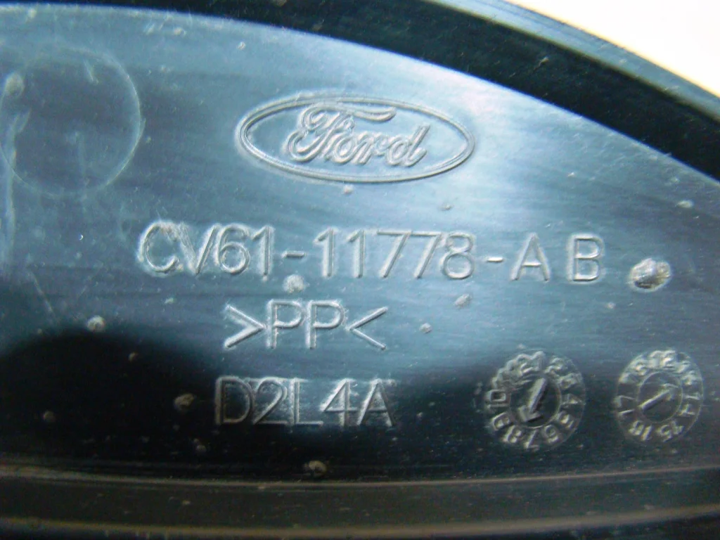 Ford Kuga 2 Защита антигравийная днища правая - миниатюра 4