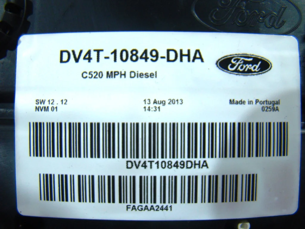 Ford Kuga 2 Панель приборов - миниатюра 10