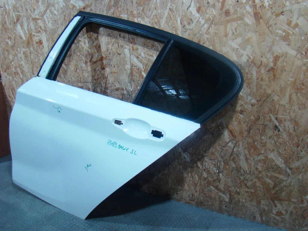 BMW 1 F20 Дверь задняя левая - миниатюра 3
