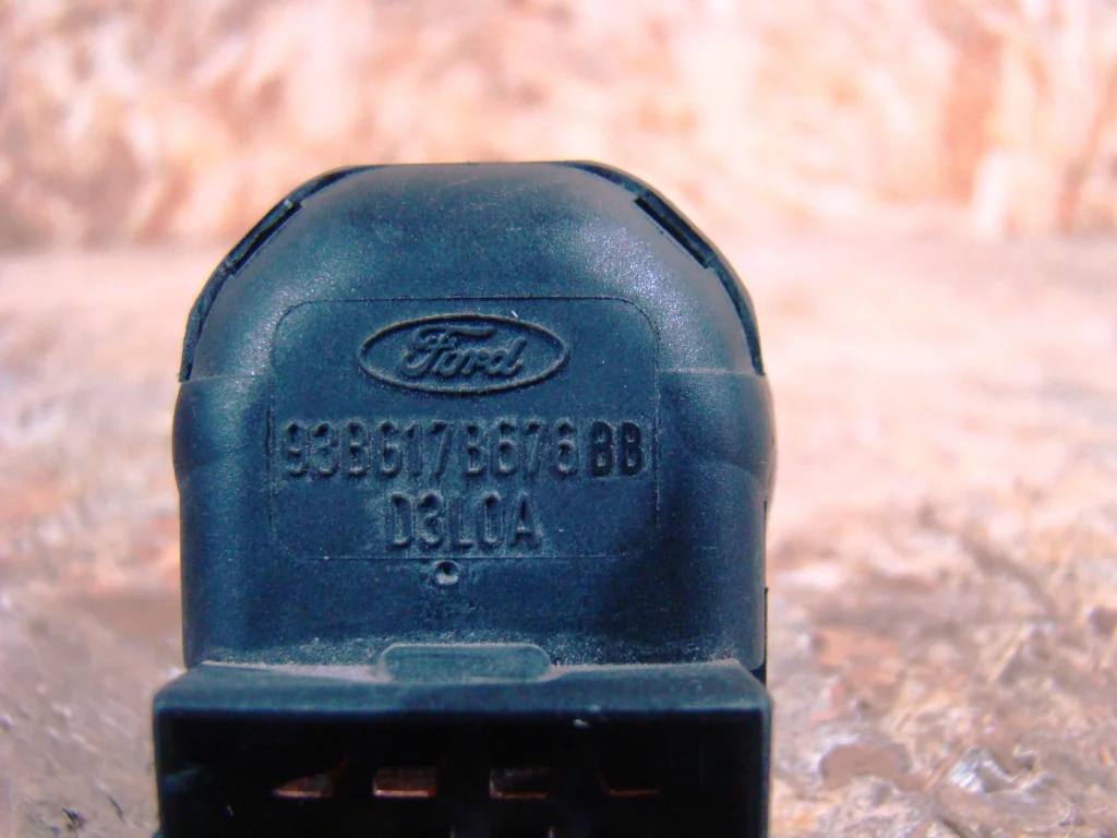 Ford Fiesta 5 Переключатель регулировки зеркала - миниатюра 4