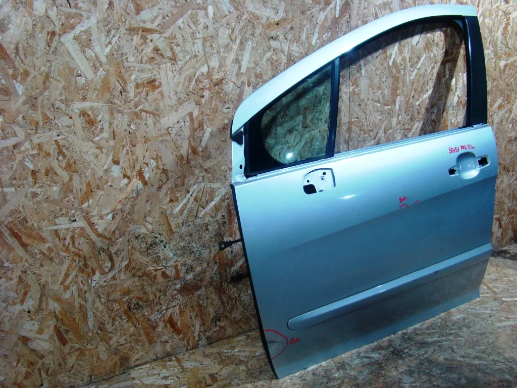 Дверь передняя левая Peugeot 308 9002AW, б/у - миниатюра 2