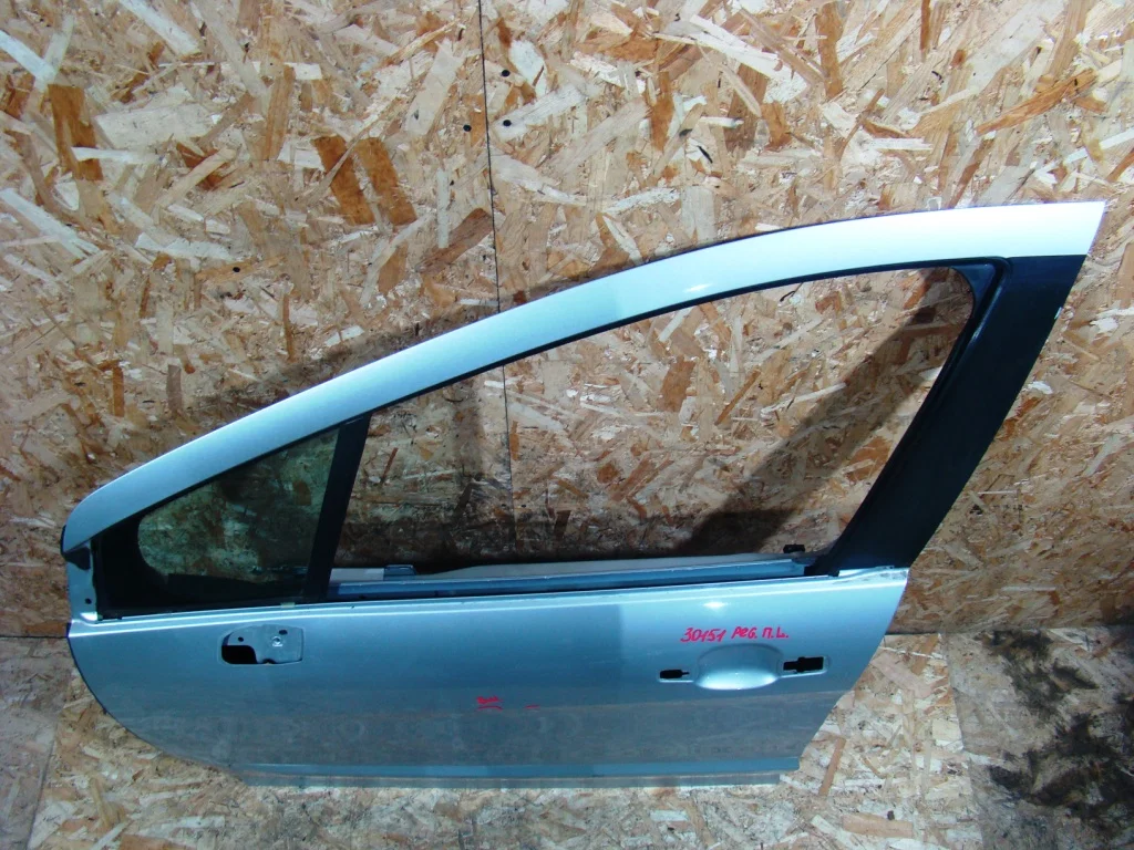 Дверь передняя левая Peugeot 308 9002AW, б/у - миниатюра 4