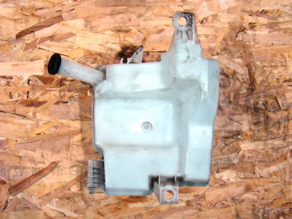 Ford Focus 3 Бачок омывателя лобового стекла - миниатюра 5