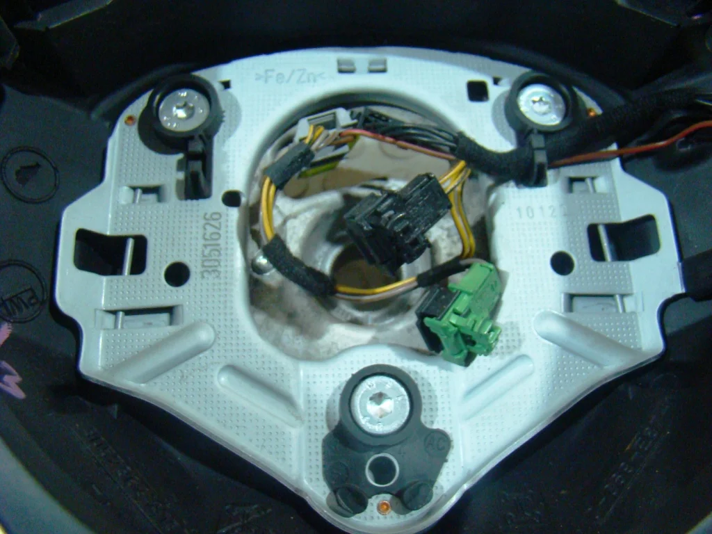 BMW X1 E84 Рулевое колесо - миниатюра 7