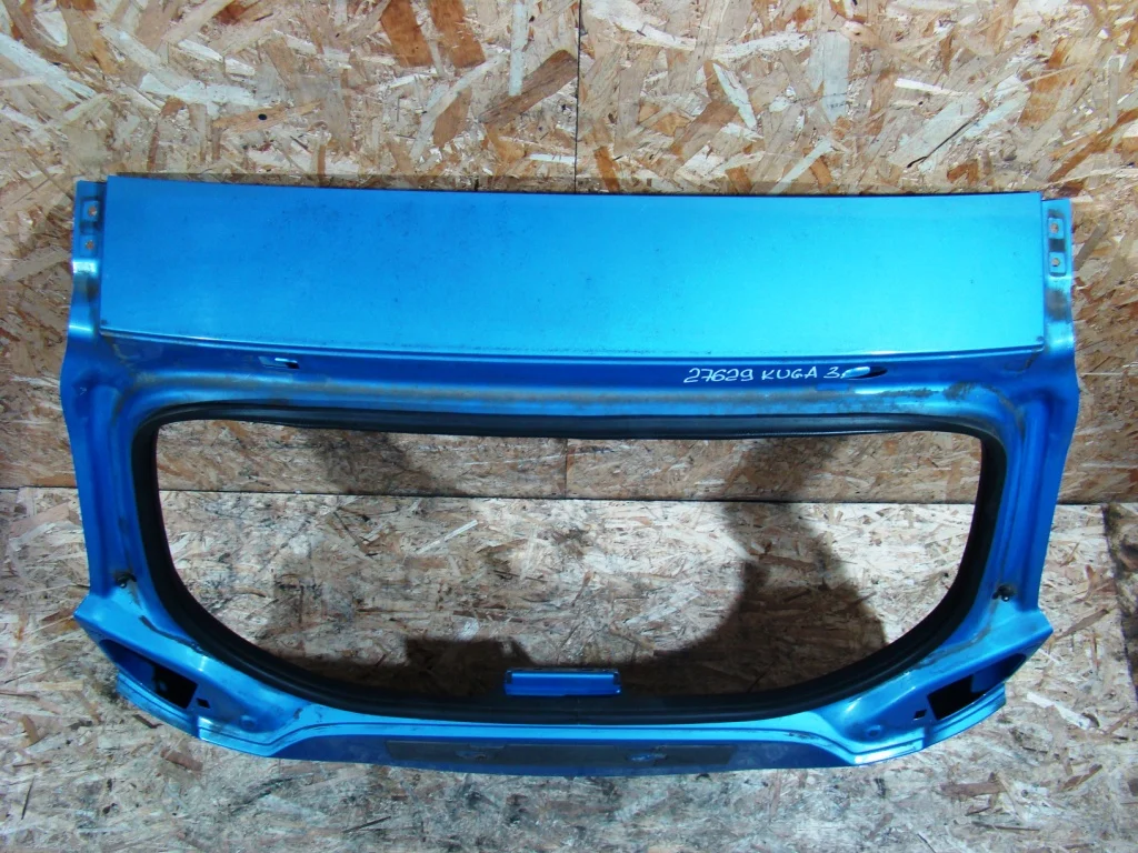 Ford Kuga 1 Дверь багажника - миниатюра 4