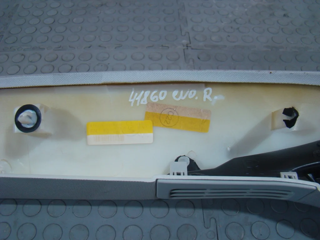 Range Rover Evoque Обшивка стойки правая - миниатюра 8