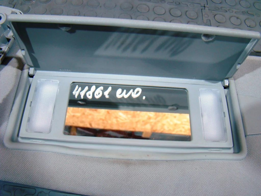 Range Rover Evoque Козырек солнцезащитный (комплект) - миниатюра 3