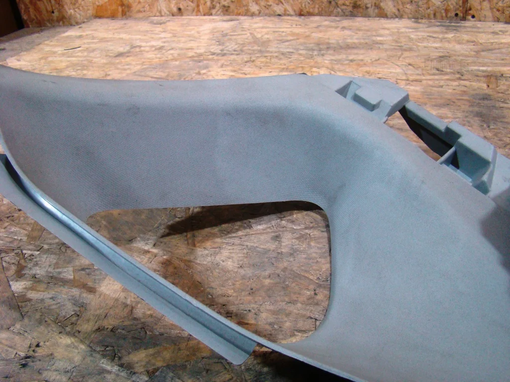Opel Astra J Обшивка стойки багажника - миниатюра 4