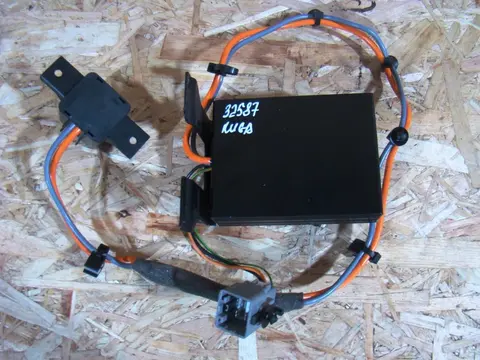 Преобразователь напряжения Ford Kuga 1, 12V?220V, евроразетка, 8V4T19G317BB, б/у