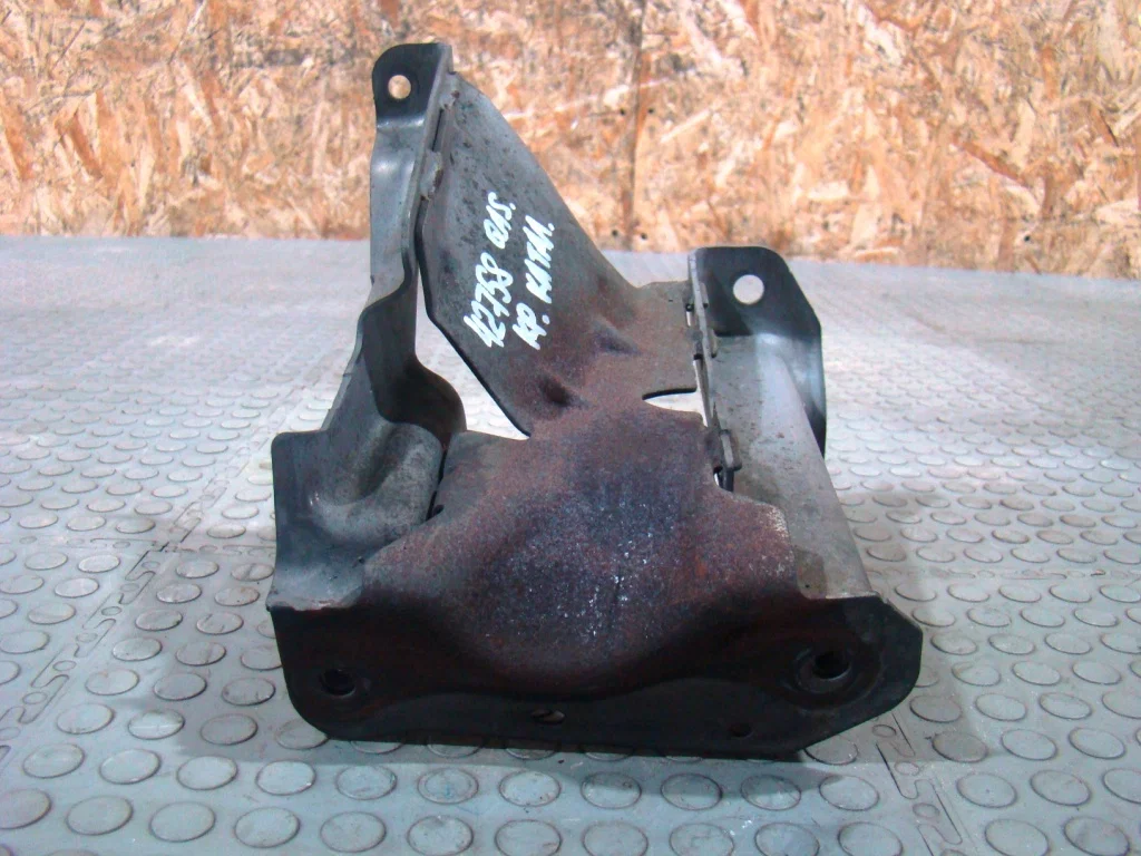 Nissan Qashqai J11 Кронштейн катализатора 1.2T - миниатюра 2