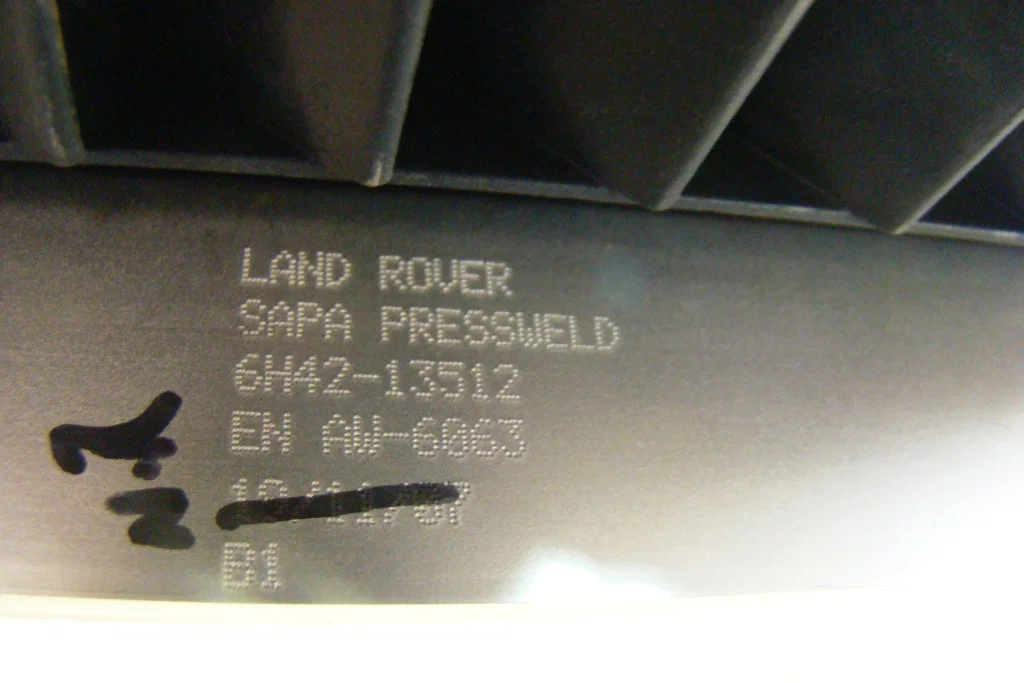 Range Rover 3 Держатель задней полки L - миниатюра 6