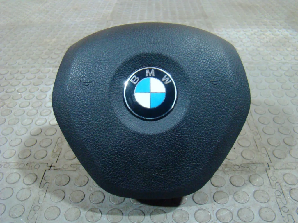 BMW 1 F20 Подушка безопасности в руль - изображение 1