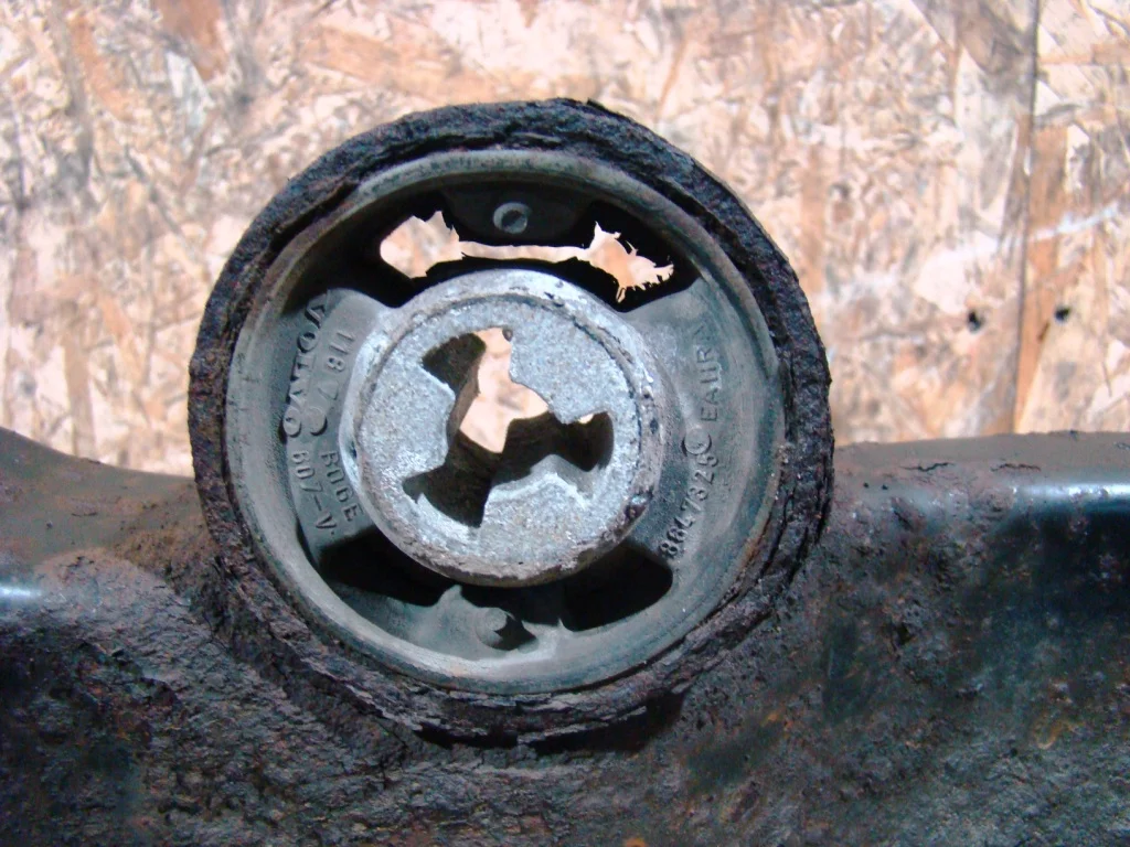 Ford Kuga 1 Балка задняя - миниатюра 6