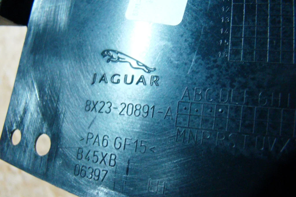 Jaguar XF Накладка двери передней левой - миниатюра 4