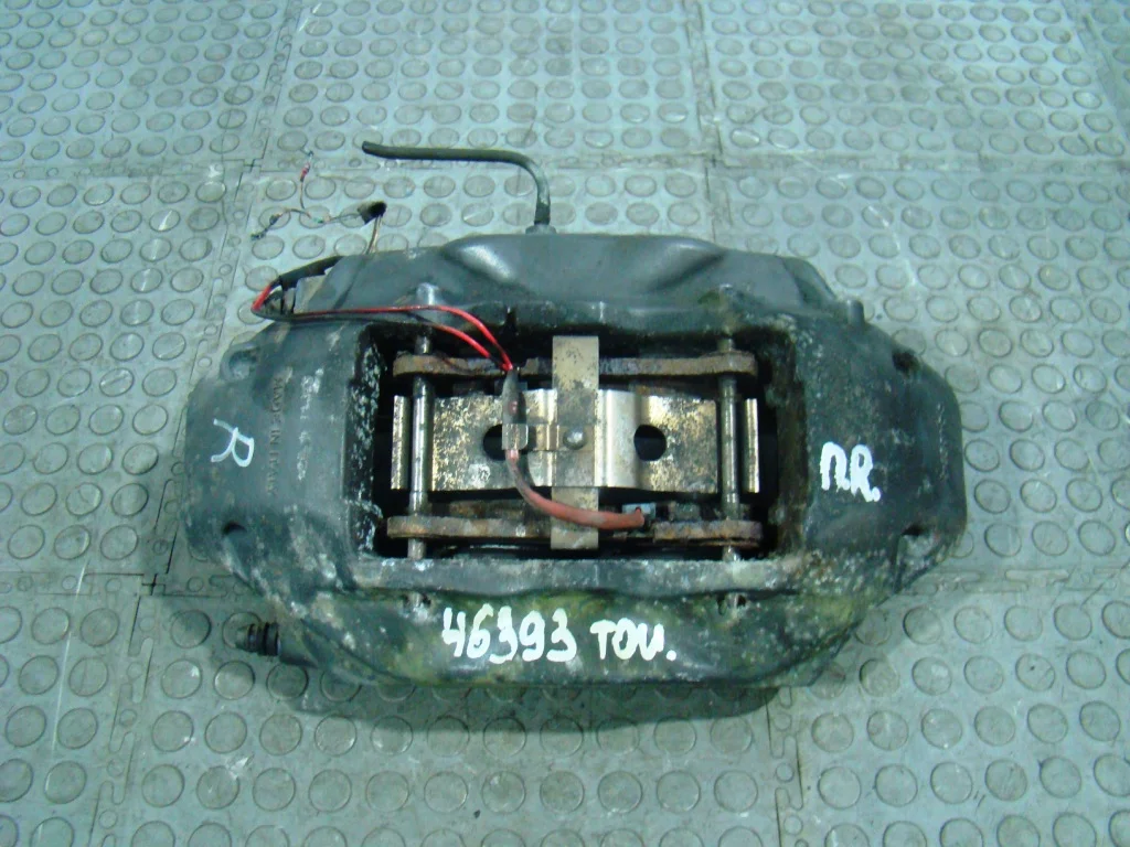 VW Touareg Суппорт тормозной передний правый - миниатюра 2