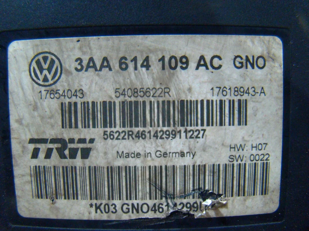 VW Passat B7 Блок ABS (насос) - миниатюра 2