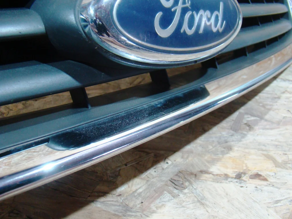 Ford Kuga 1 Решетка радиатора - миниатюра 6