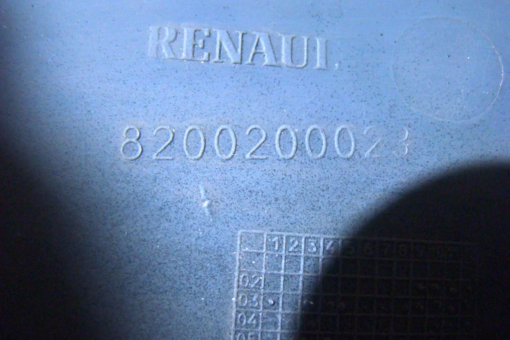 Renault Megane 2 Накладка бампера заднего правая - миниатюра 8