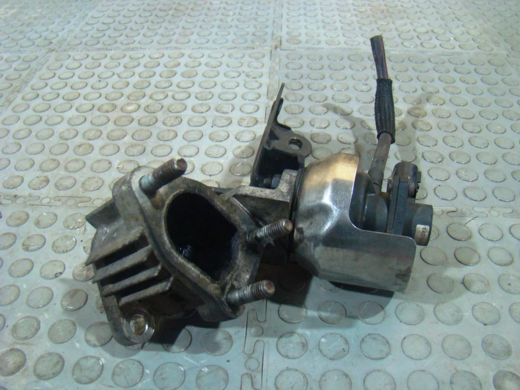 Hyundai Santa Fe DM Клапан рециркуляции EGR - миниатюра 8