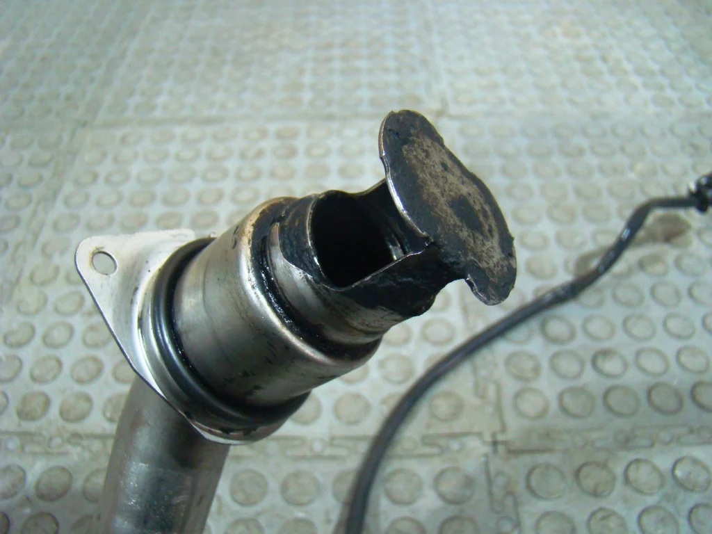 BMW X1 E84 Трубка картерных газов - миниатюра 3