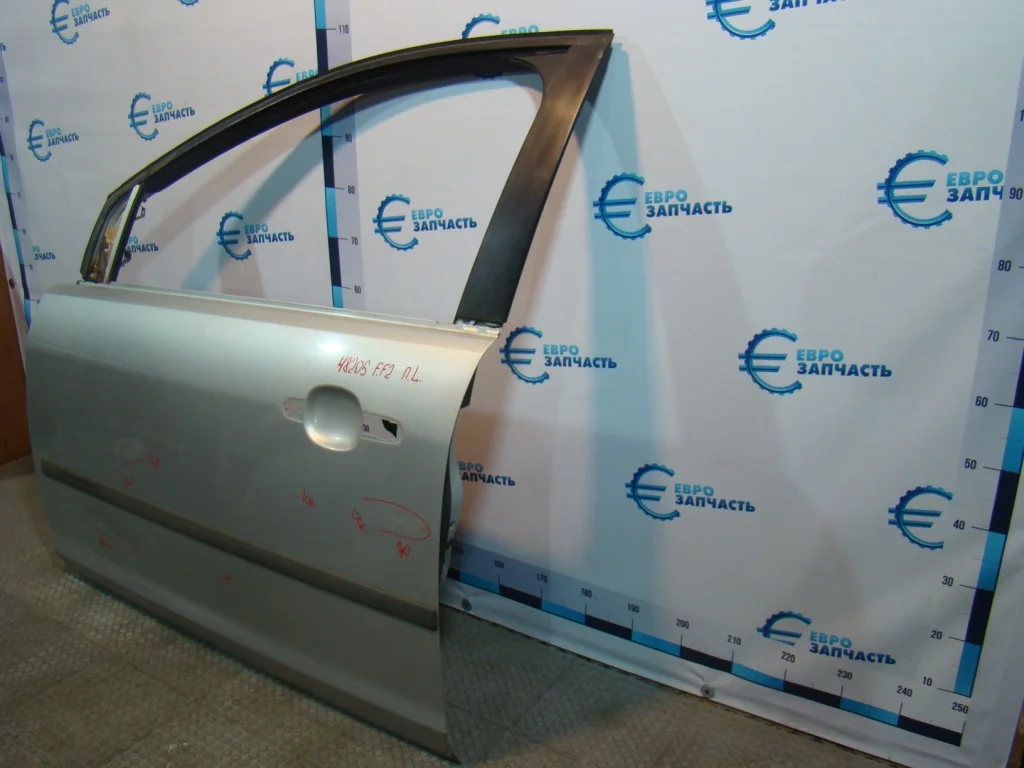 Ford Focus 2 Дверь передняя левая - миниатюра 3