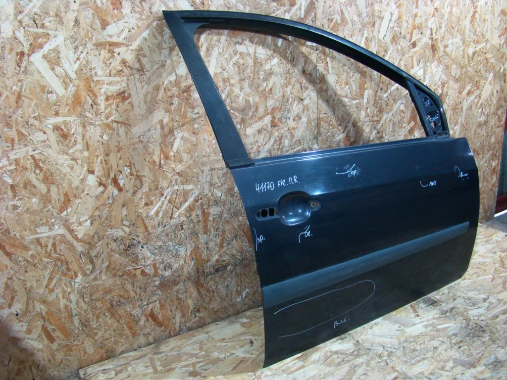 Ford Fiesta 5 Дверь передняя правая - миниатюра 2