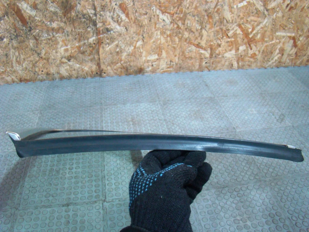 VW Passat B7 Стекло кузовное глухое правое - миниатюра 7