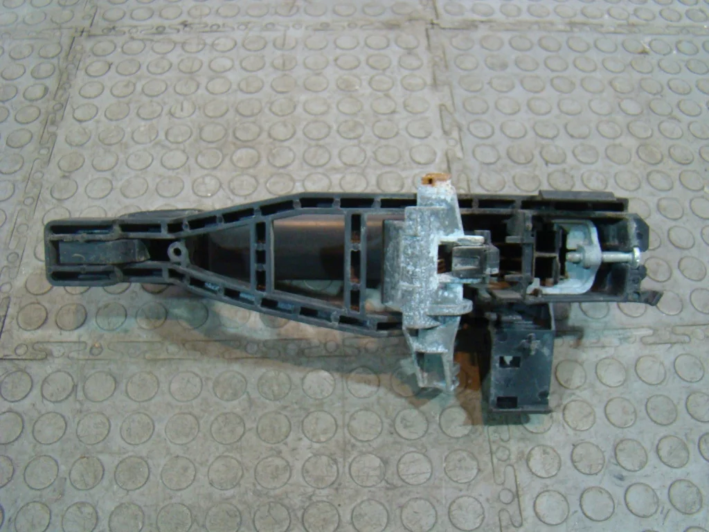 Ford Focus 2 Ручка двери задняя левая - миниатюра 3