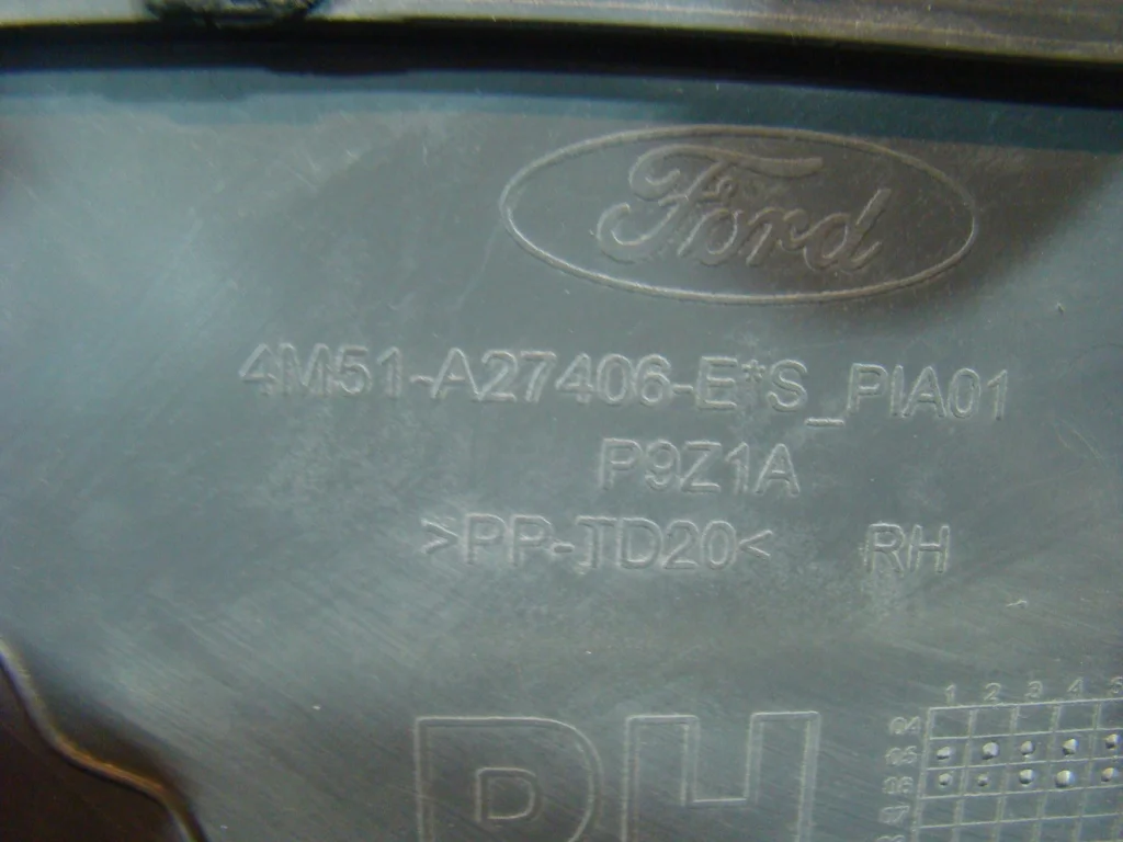 Ford Focus 2 Обшивка двери задней правой - миниатюра 8