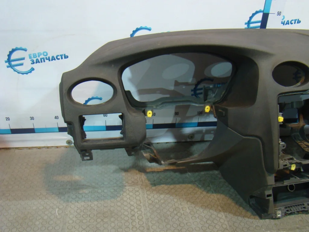 Ford Focus 2 Торпедо - миниатюра 2