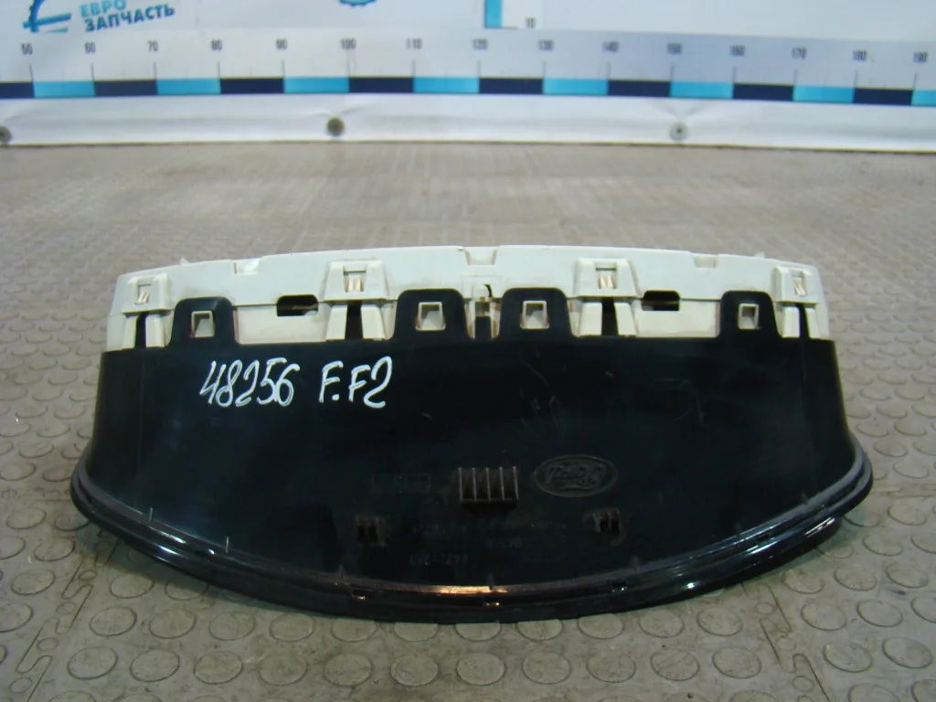 Ford Focus 2 Панель приборов - миниатюра 6