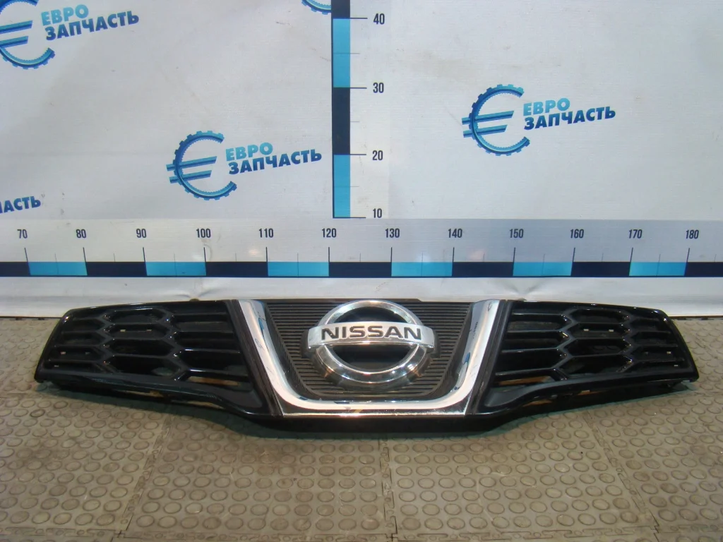 Nissan Qashqai J10 Решетка радиатора - изображение 1