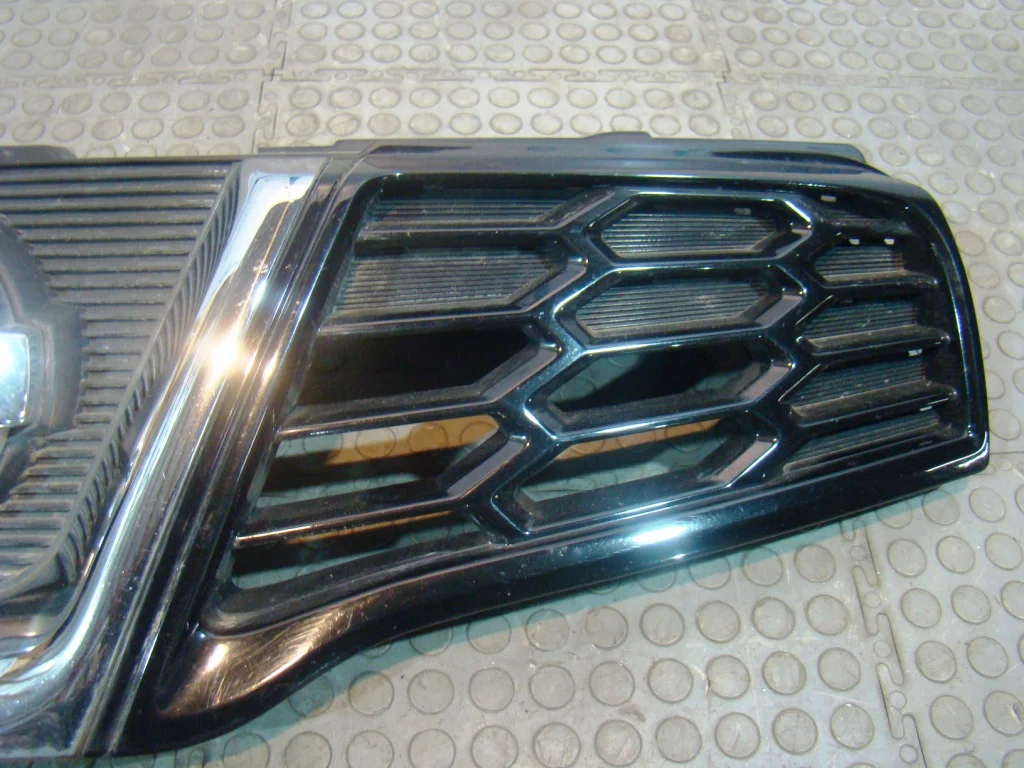 Nissan Qashqai J10 Решетка радиатора - миниатюра 5