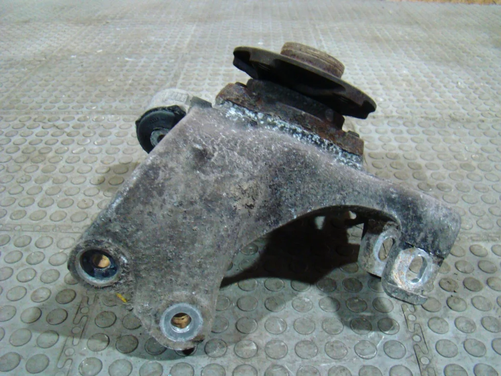 Audi Allroad Кулак поворотный задний левый - миниатюра 5