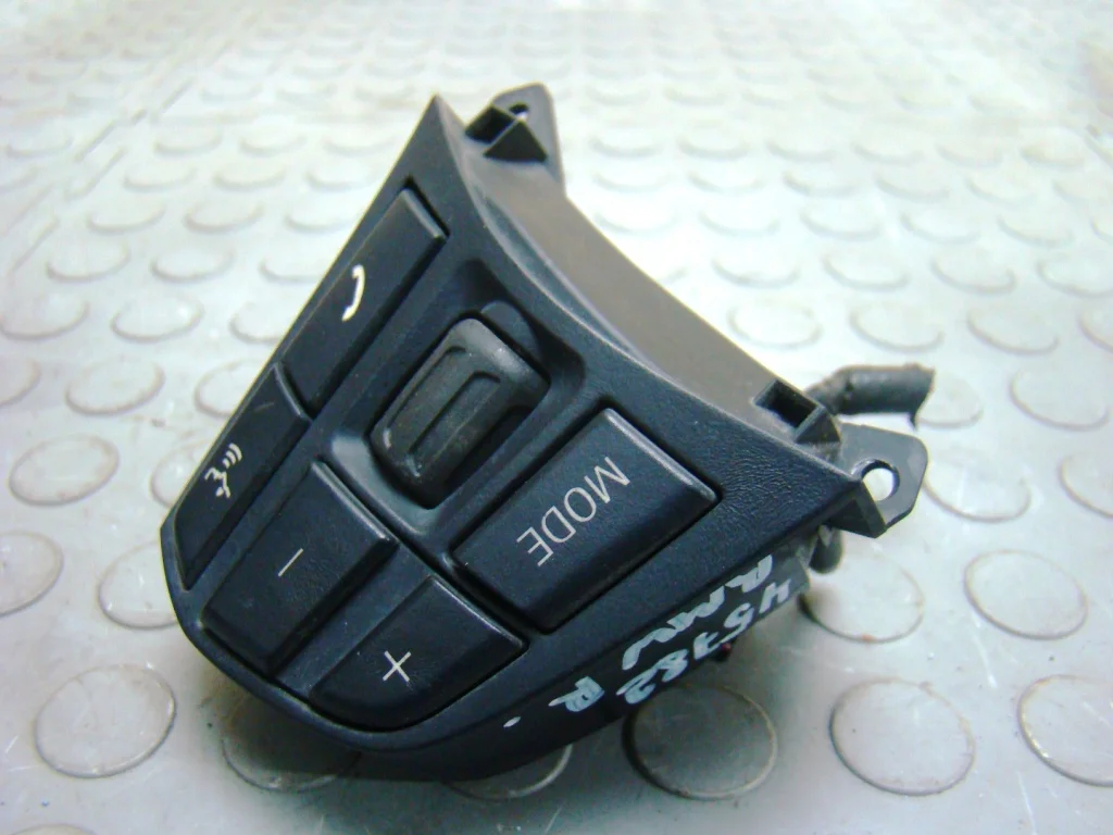 BMW F34 GT Кнопка в руль - миниатюра 2