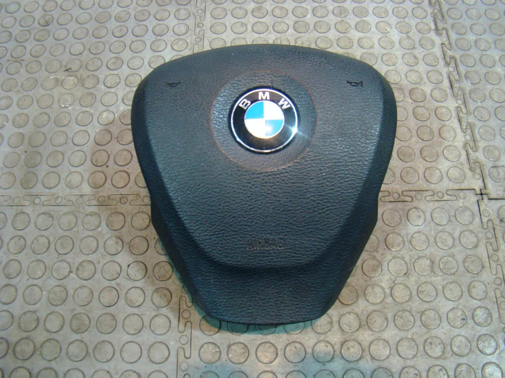 BMW X3 F25 Подушка безопасности в руль - изображение 1