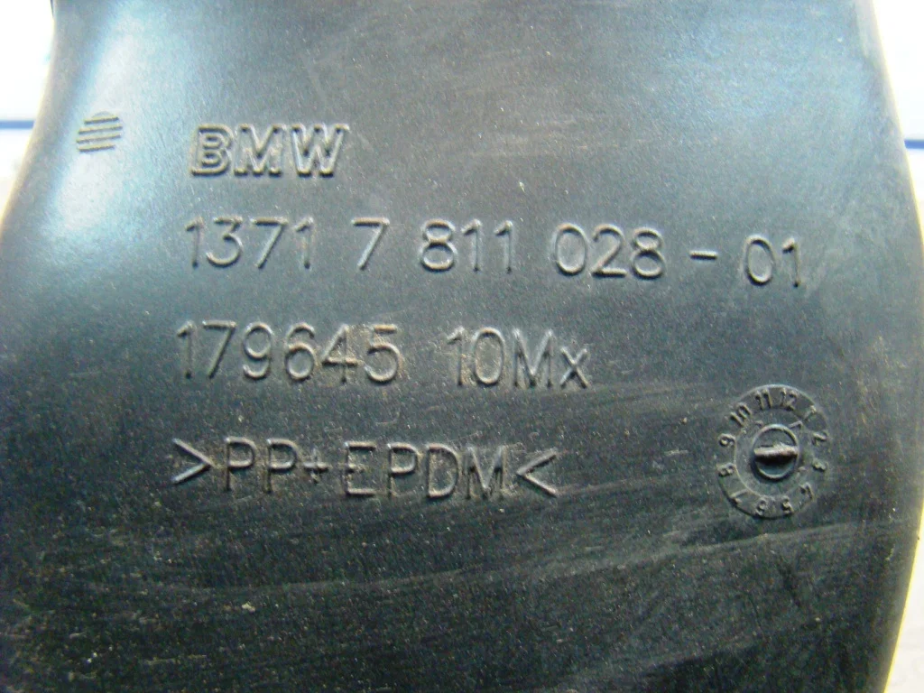 BMW X3 F25 Воздуховод N47D20C - миниатюра 6