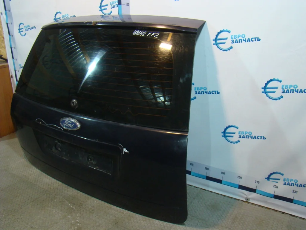Ford Focus 2 Дверь багажника со стеклом - миниатюра 3