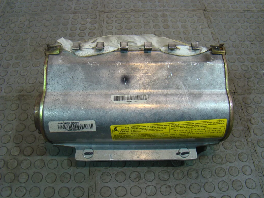 Ssang Yong Rexton 1 Подушка безопасности пассажирская - миниатюра 9