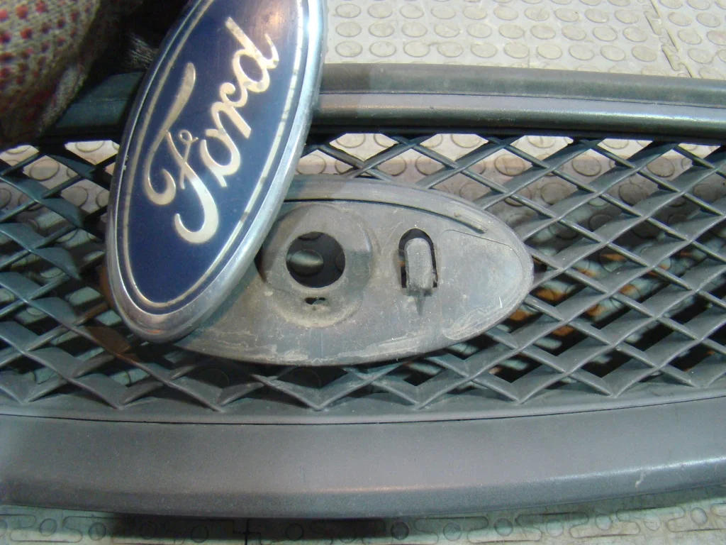 Ford Focus 2 Решетка радиатора - миниатюра 4