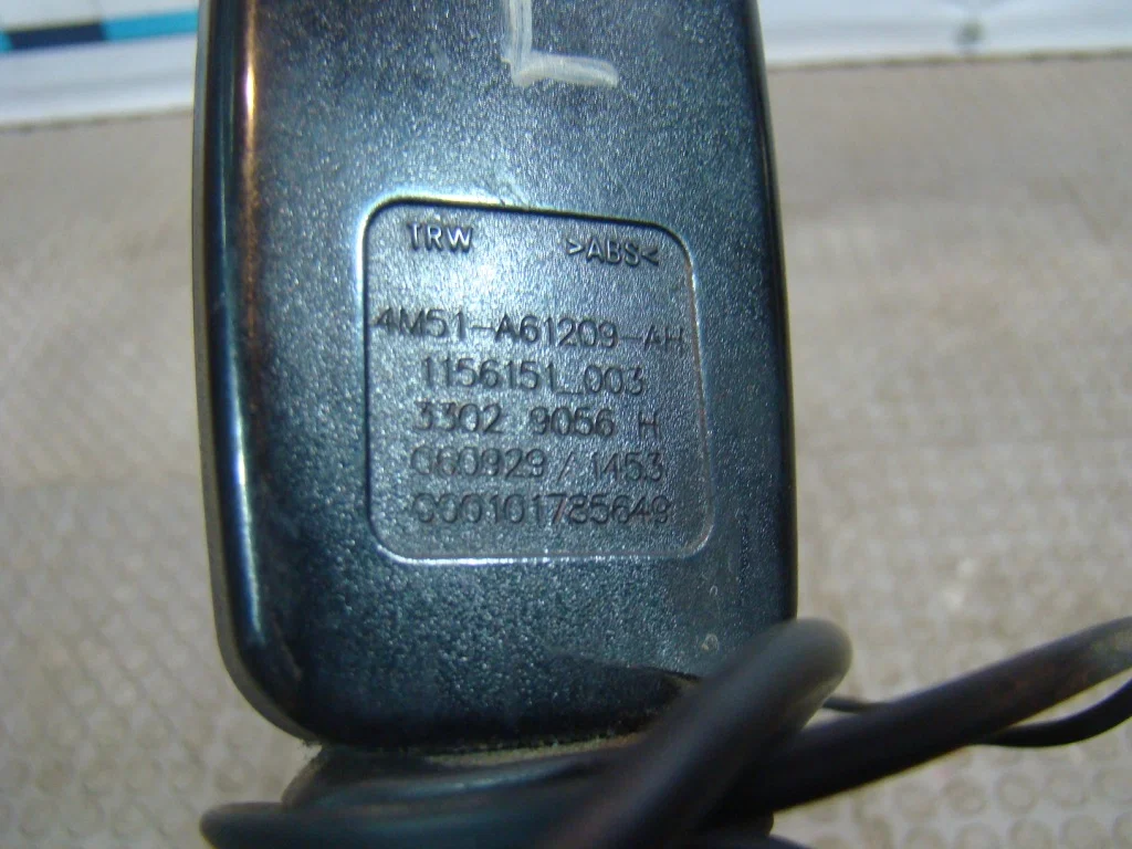 Ford Focus 2 Ответная часть ремня безопасности L - миниатюра 5